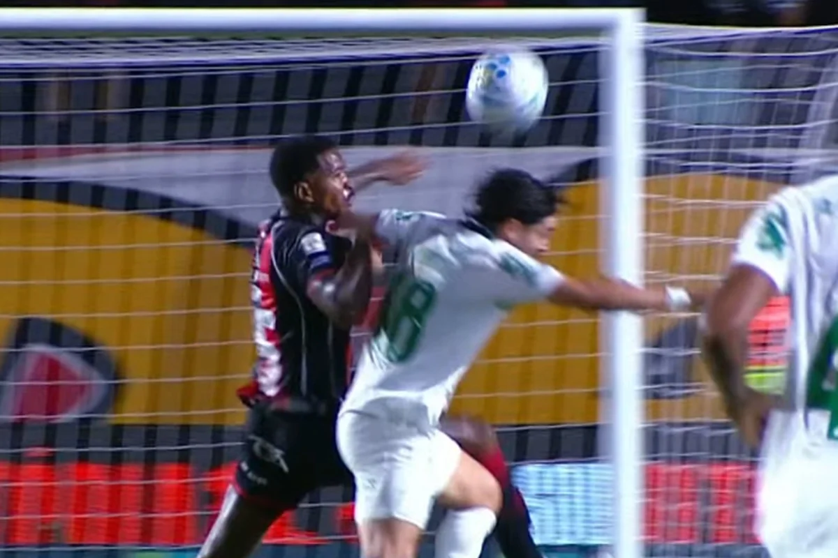 Presidente do Vitória critica arbitragem após goleada para o Palmeiras no Barradão
