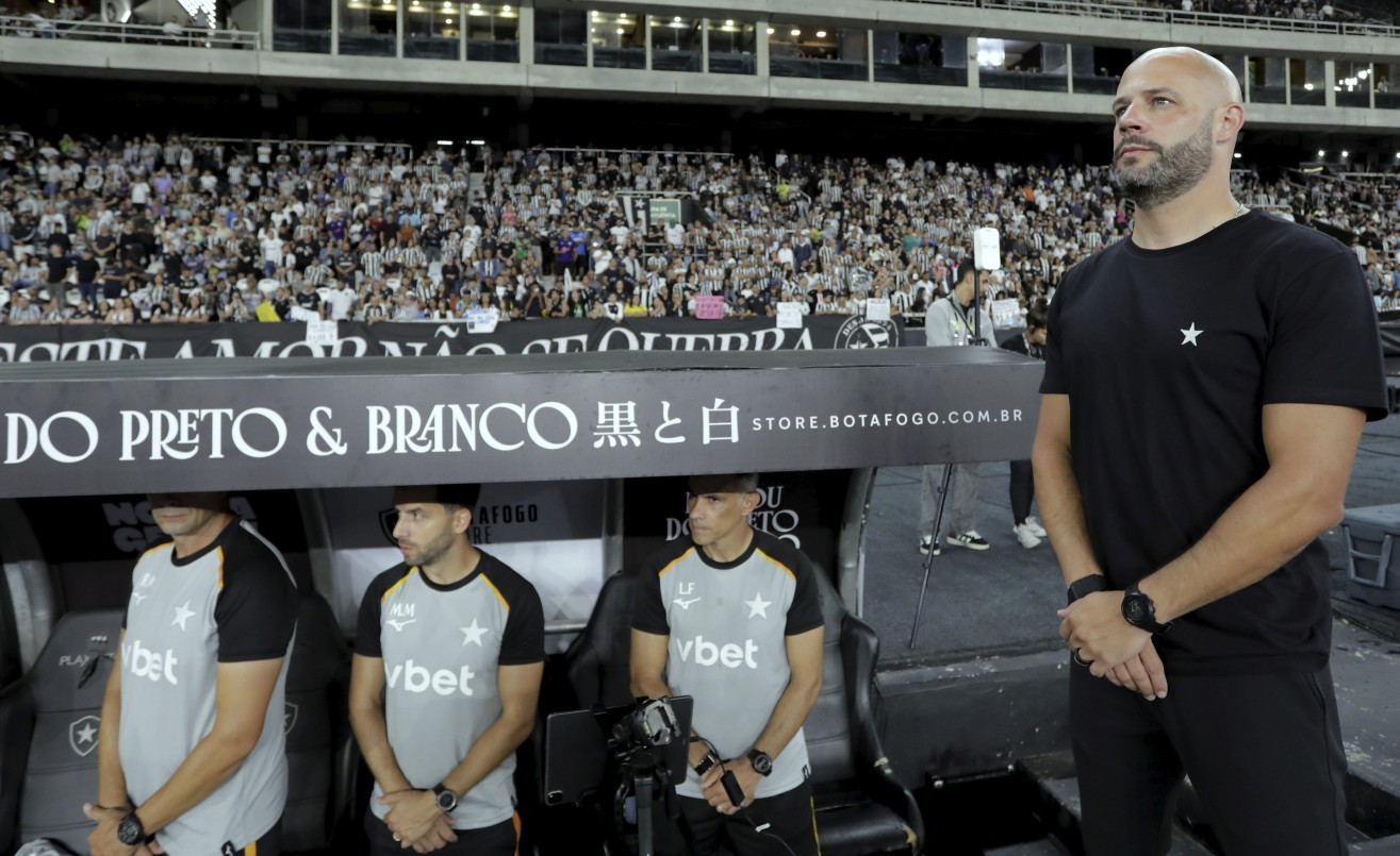 Botafogo surpreende e promove mudanças drásticas após saída de Franclim Carvalho