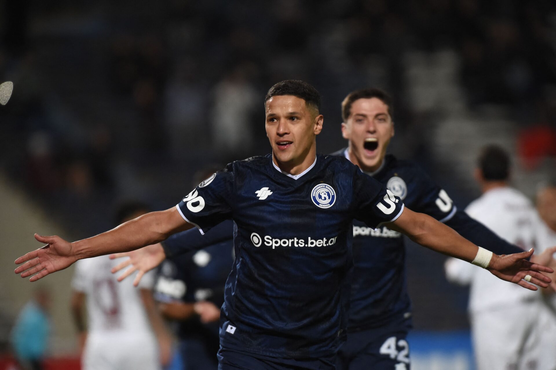 Independiente Rivadavia surpreende e encara Fluminense nas oitavas da Libertadores
