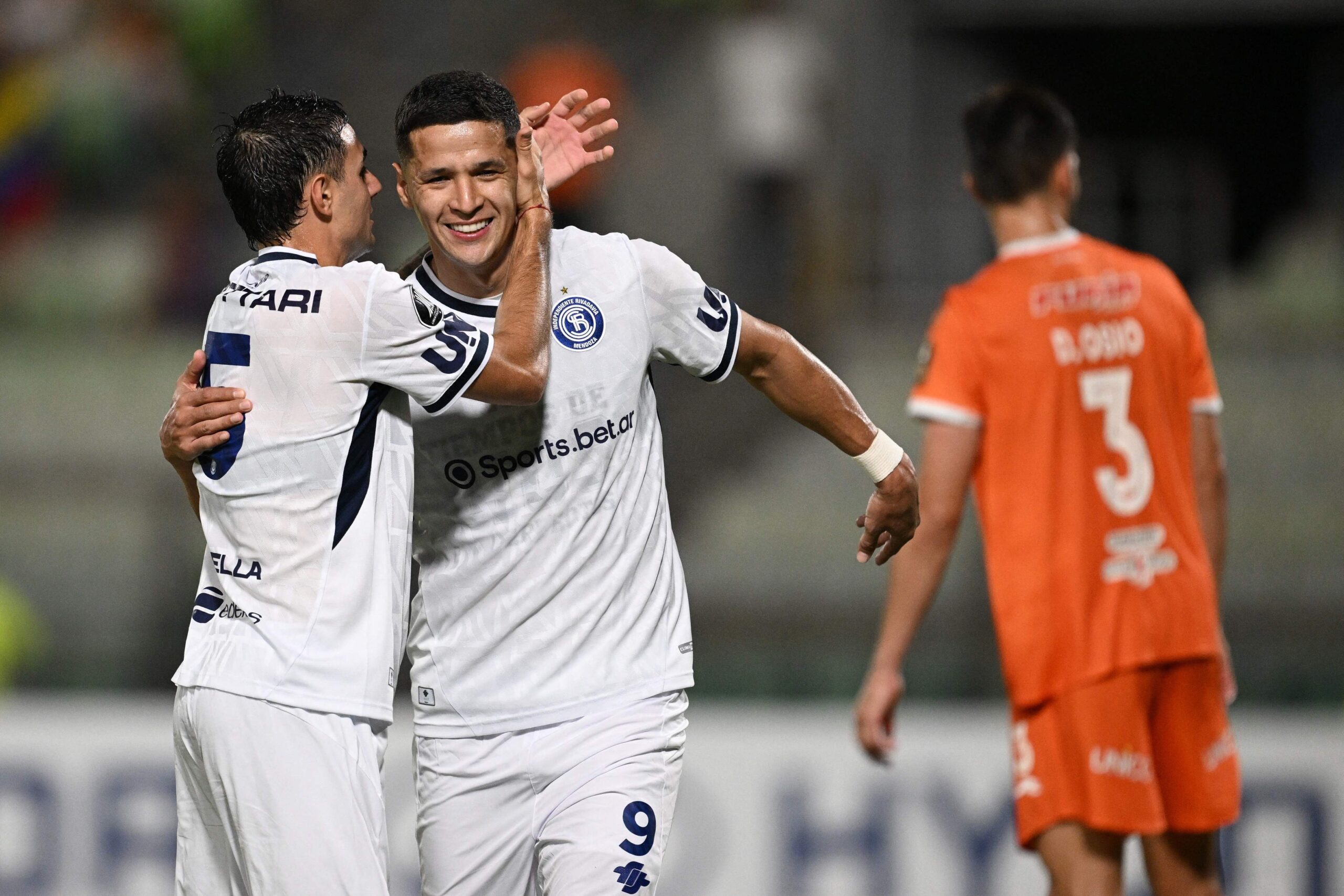 Independiente Rivadavia Surpreende e Enfrenta Fluminense nas Oitavas da Libertadores