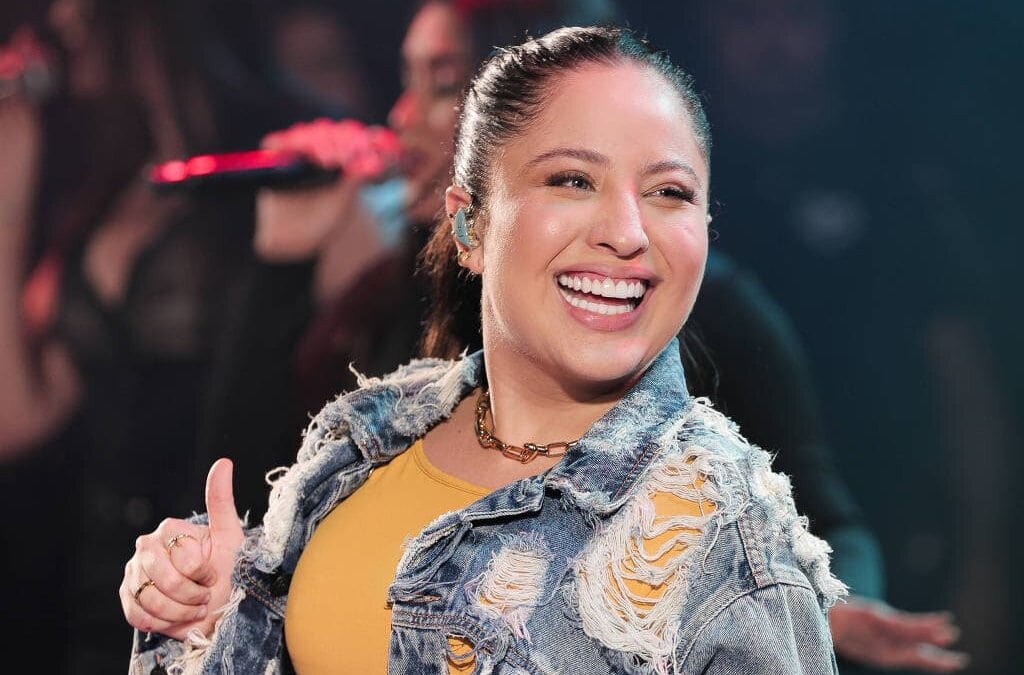 Mari Fernandes Agita Festival da Farinha em Cruzeiro do Sul com Primeira Apresentação