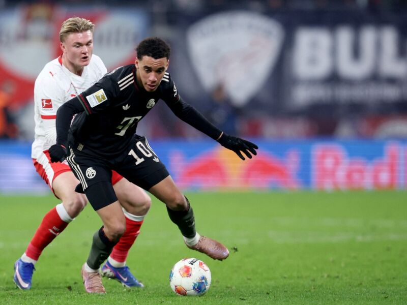 Jamal Musiala fica fora da estreia do Bayern na Bundesliga após desmaios