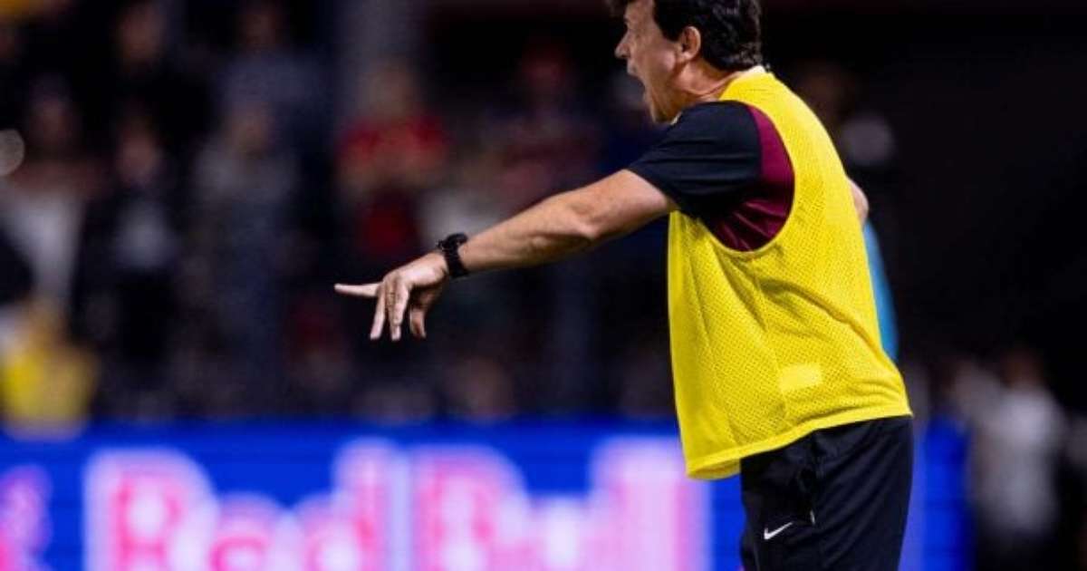 Corinthians mostra força física e vence Internacional, mas fica fora da classificação