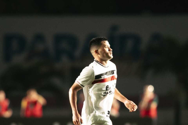 Ronald brilha no Santa Cruz e se destaca como principal arma ofensiva na Série C