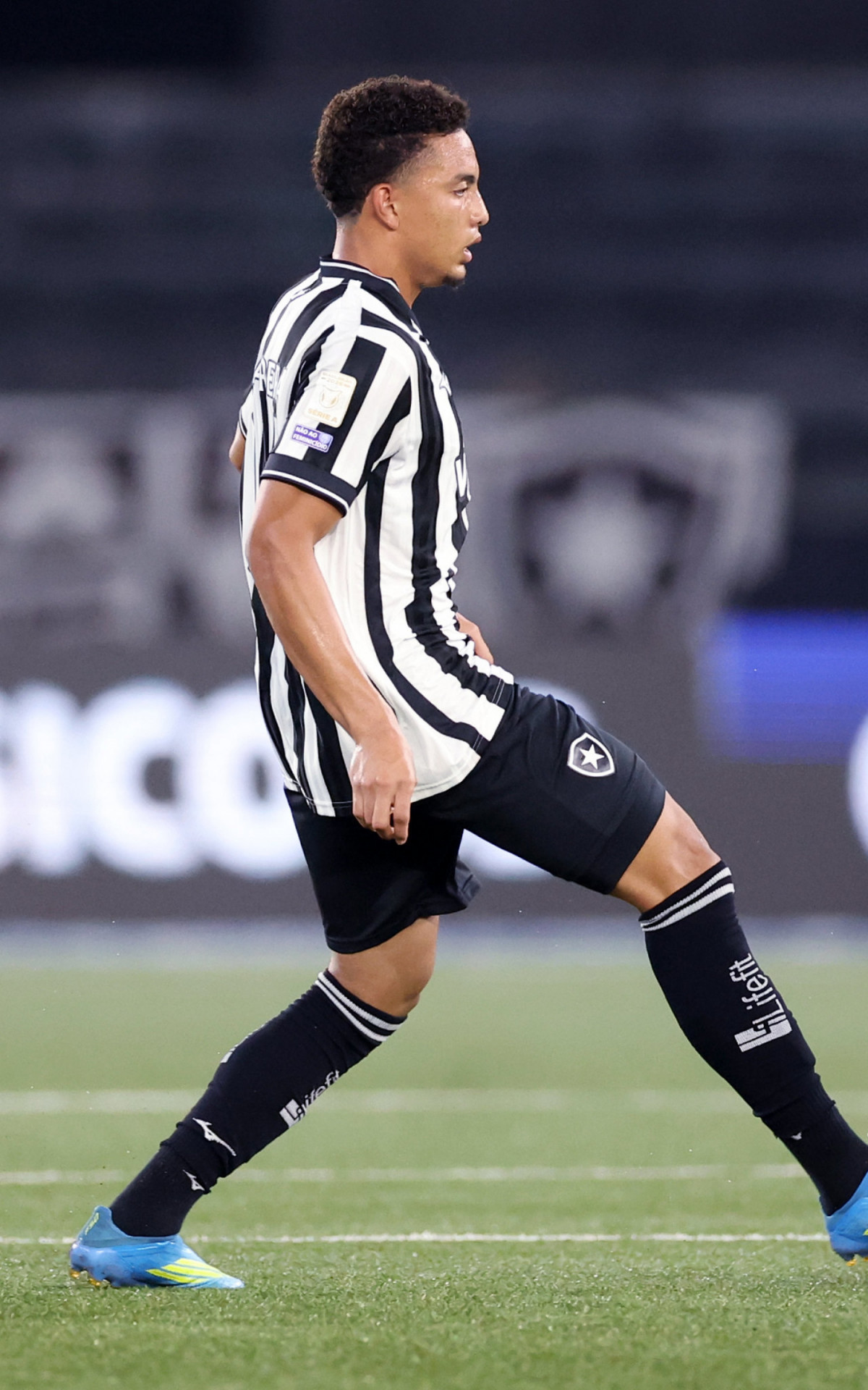 Jordan Barrera passa por tratamento no Botafogo após empate com Fluminense