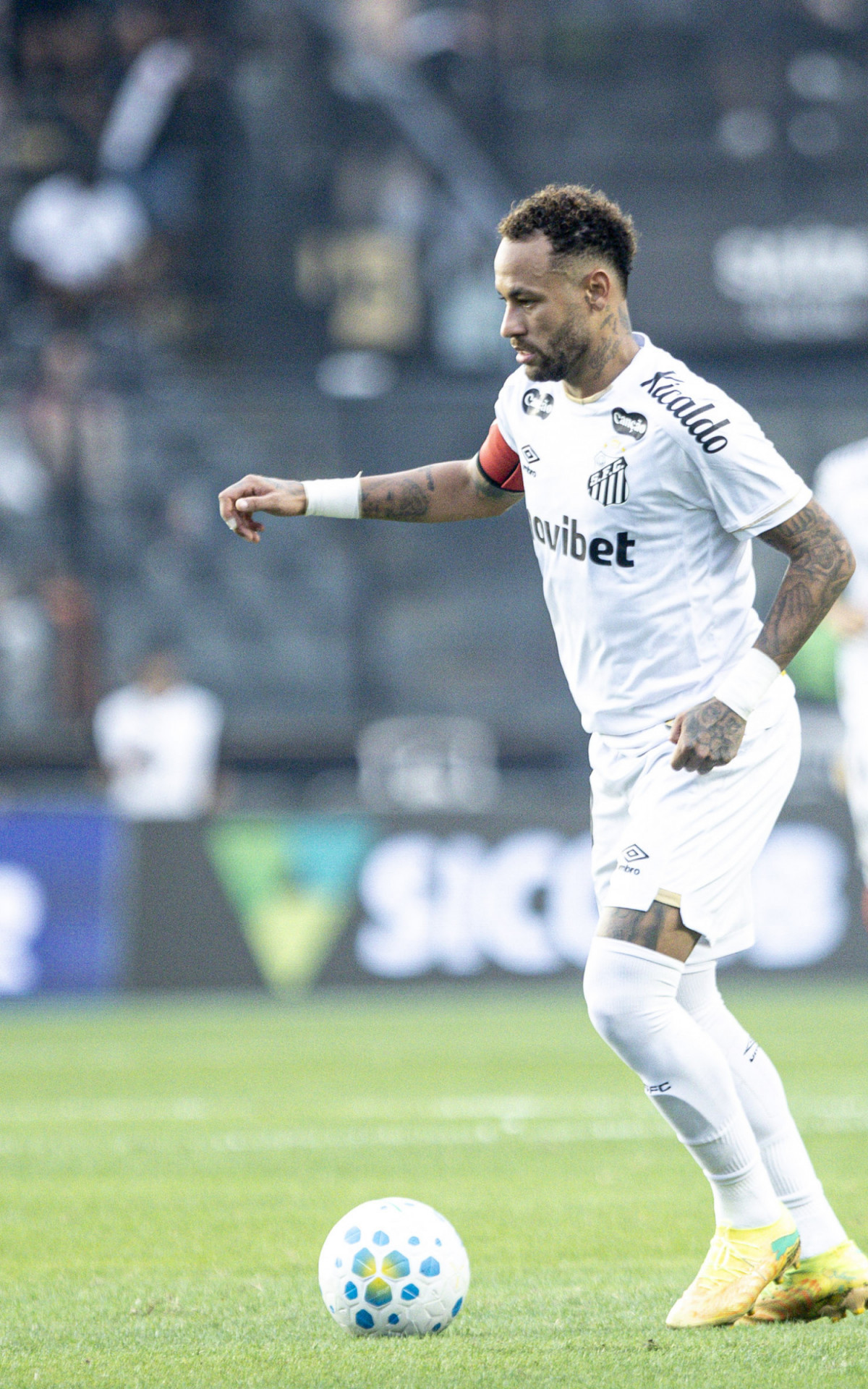 Santos quita dívida que bloqueava transferências e abre caminho para reforços