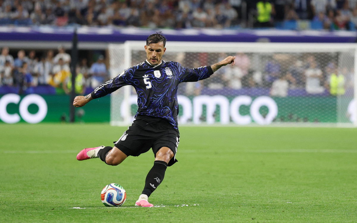 Leandro Paredes rebate suspensão de 10 jogos da Fifa e gera polêmica no futebol