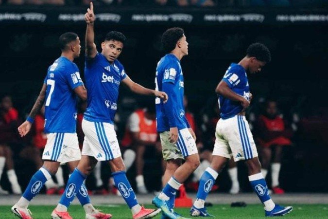 Cruzeiro vence Corinthians na Neo Química Arena e mantém sequência positiva no Brasileirão