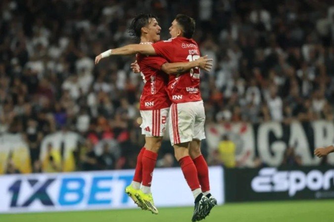 Internacional elimina Corinthians na Neo Química Arena e avança na Copa do Brasil