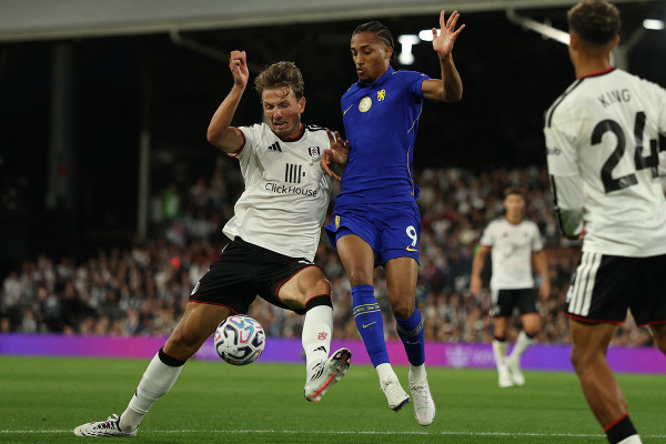 Chelsea Brilha na Estreia da Premier League com Vitória Agitada sobre o Fulham