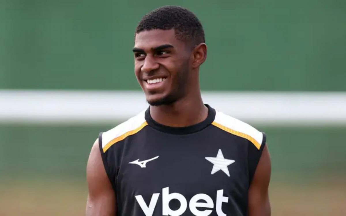 Botafogo avalia empréstimo de Wallace Davi para aumentar tempo de jogo