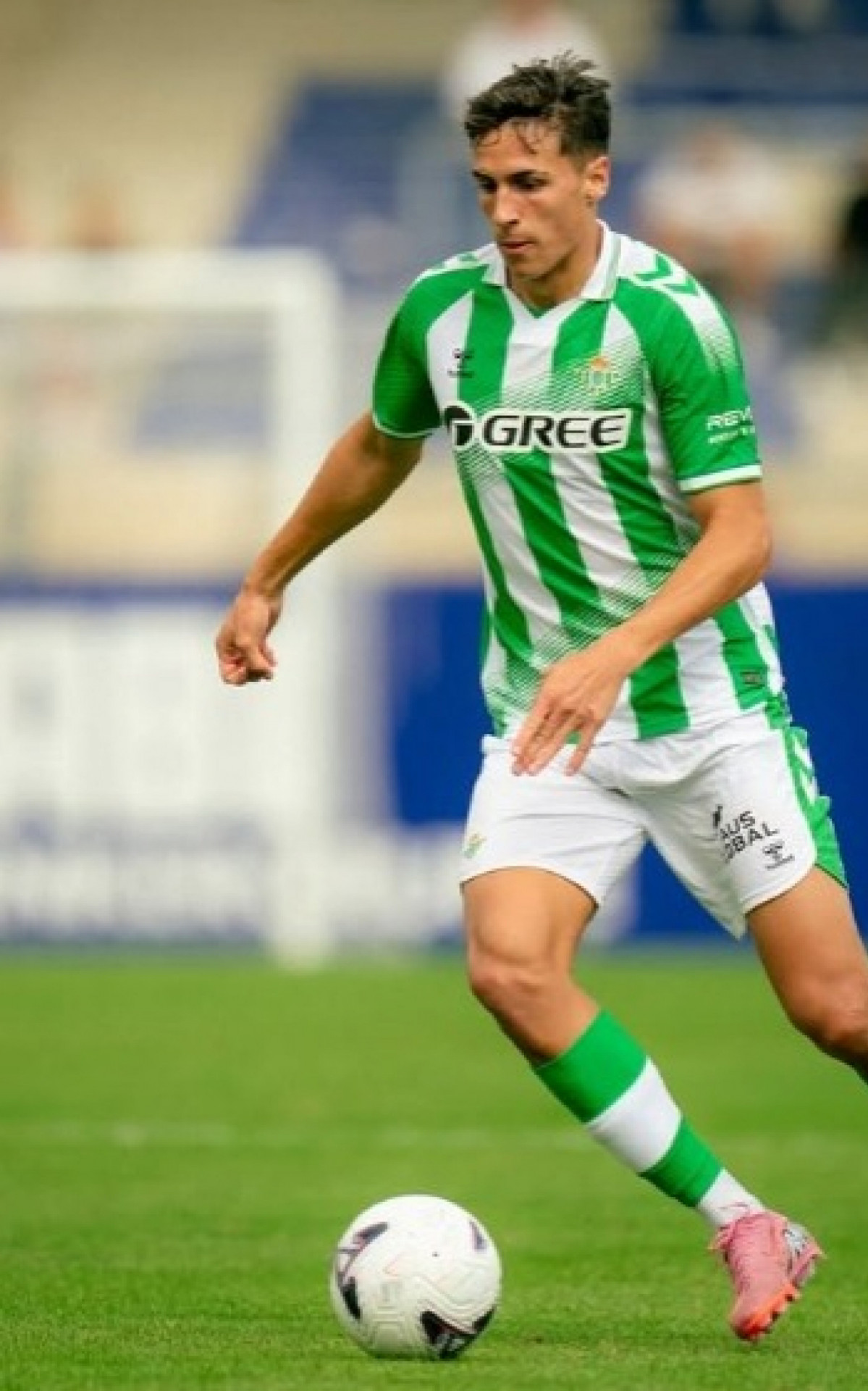 Facundo Bernal brilha pelo Real Betis e conquista vaga de titular na La Liga