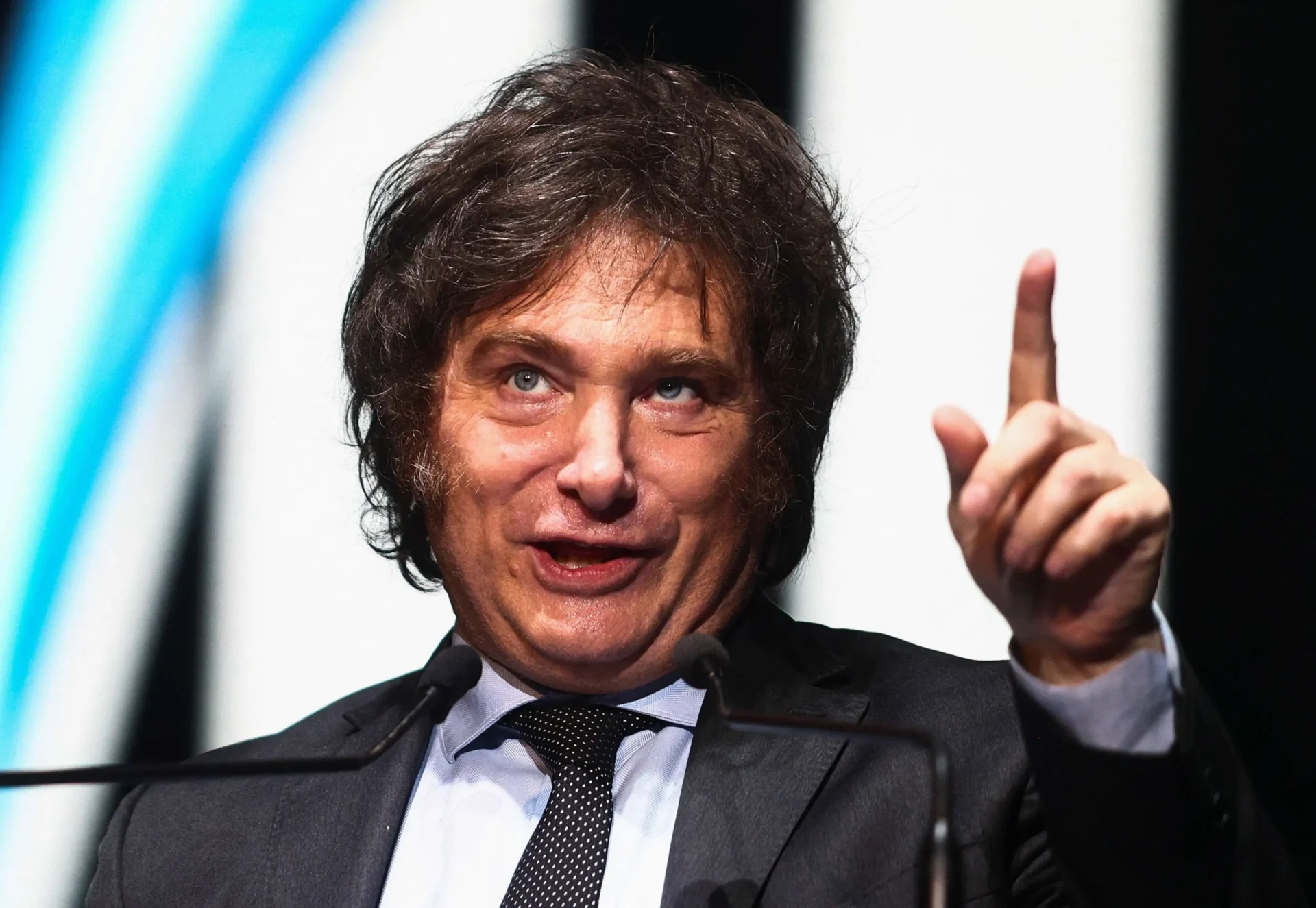 Presidente da Argentina acusa Brasil e outros países de campanha contra seleção na Copa de 2026
