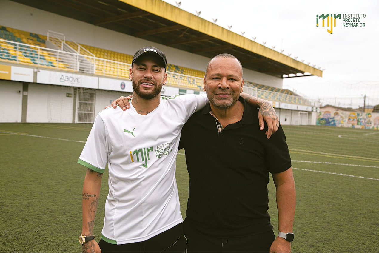 Neymar não pensa em aposentadoria: pai garante continuidade da carreira do craque