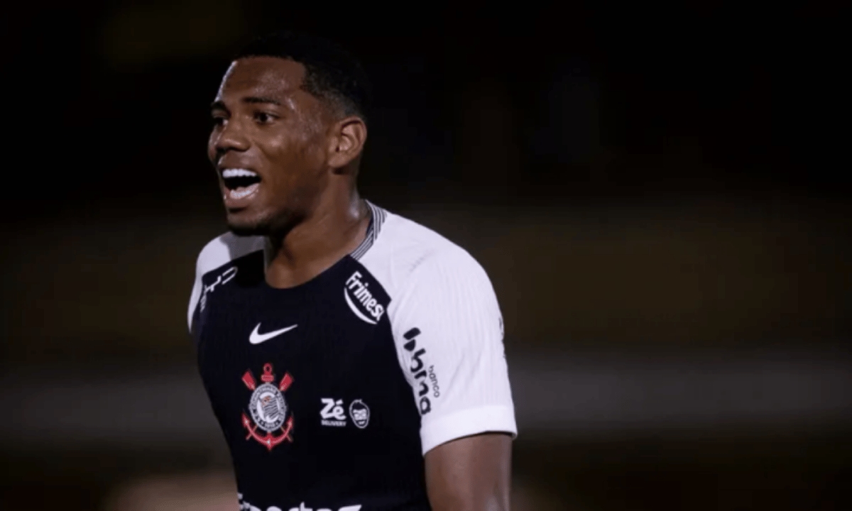 André, volante do Corinthians, desperta interesse do Nottingham Forest e pode deixar o clube