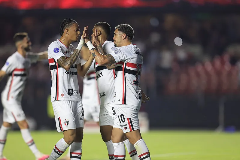 Futebol agitado: confira os resultados dos jogos desta terça-feira no Brasil e no mundo