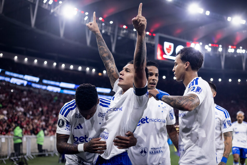 Cruzeiro fecha portas para proposta milionária e mantém estrela no elenco