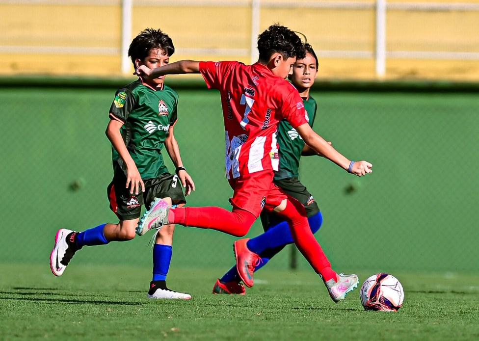 Santa Cruz e Furacão do Norte brilham na estreia da Copa Rio Branco Sub-11