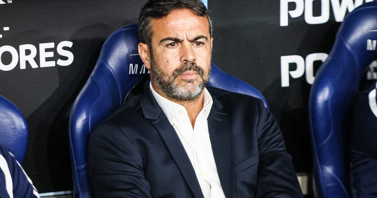 Torcida do Cruzeiro reclama de Artur Jorge após eliminação na Libertadores