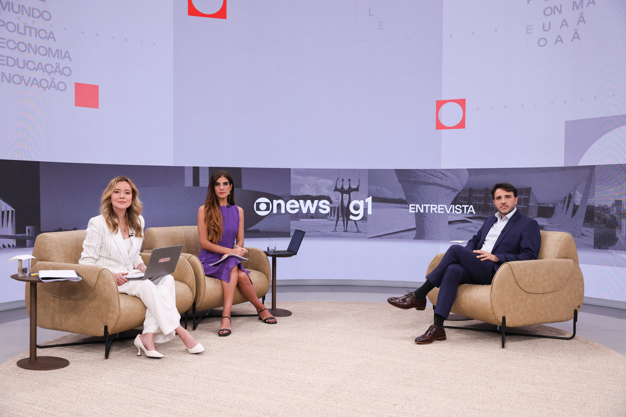 Renan Santos adota lema “decisão ilegal não se cumpre” e agita campanha presidencial