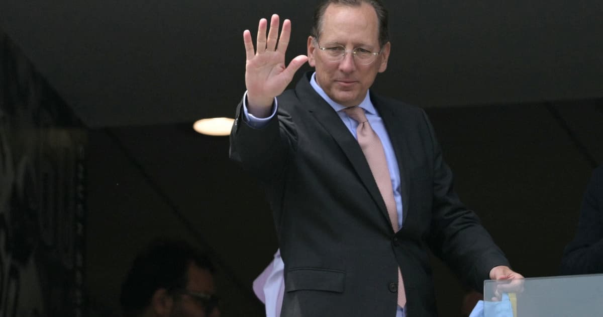 John Textor revela ausência de defesa da Eagle Bidco em disputa pelo Botafogo