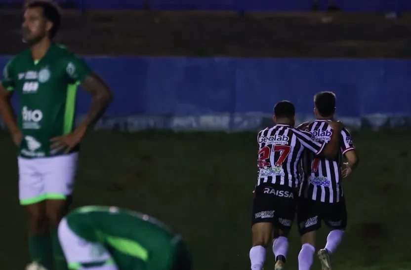 Futebol agita segunda-feira com resultados surpreendentes pelo Brasil e exterior