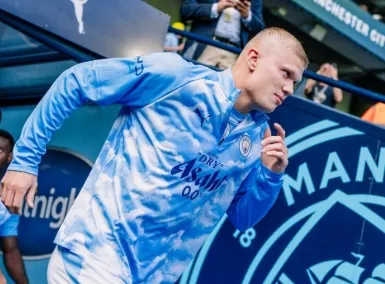Erling Haaland Aparece com Novo Visual e Agita Fãs do Manchester City