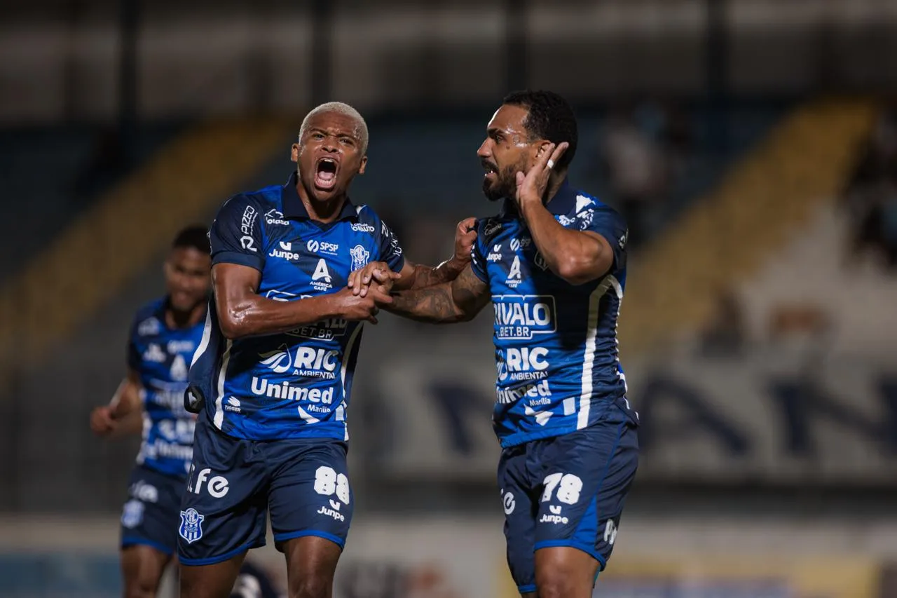 Futebol Brasileiro Agita Terça-feira com Jogos Cheios de Emoção e Resultados Surpreendentes