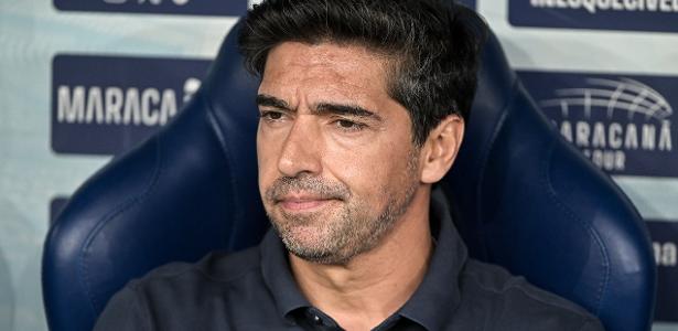 Clube antes modelo de estabilidade enfrenta crise e busca reerguimento no futebol brasileiro