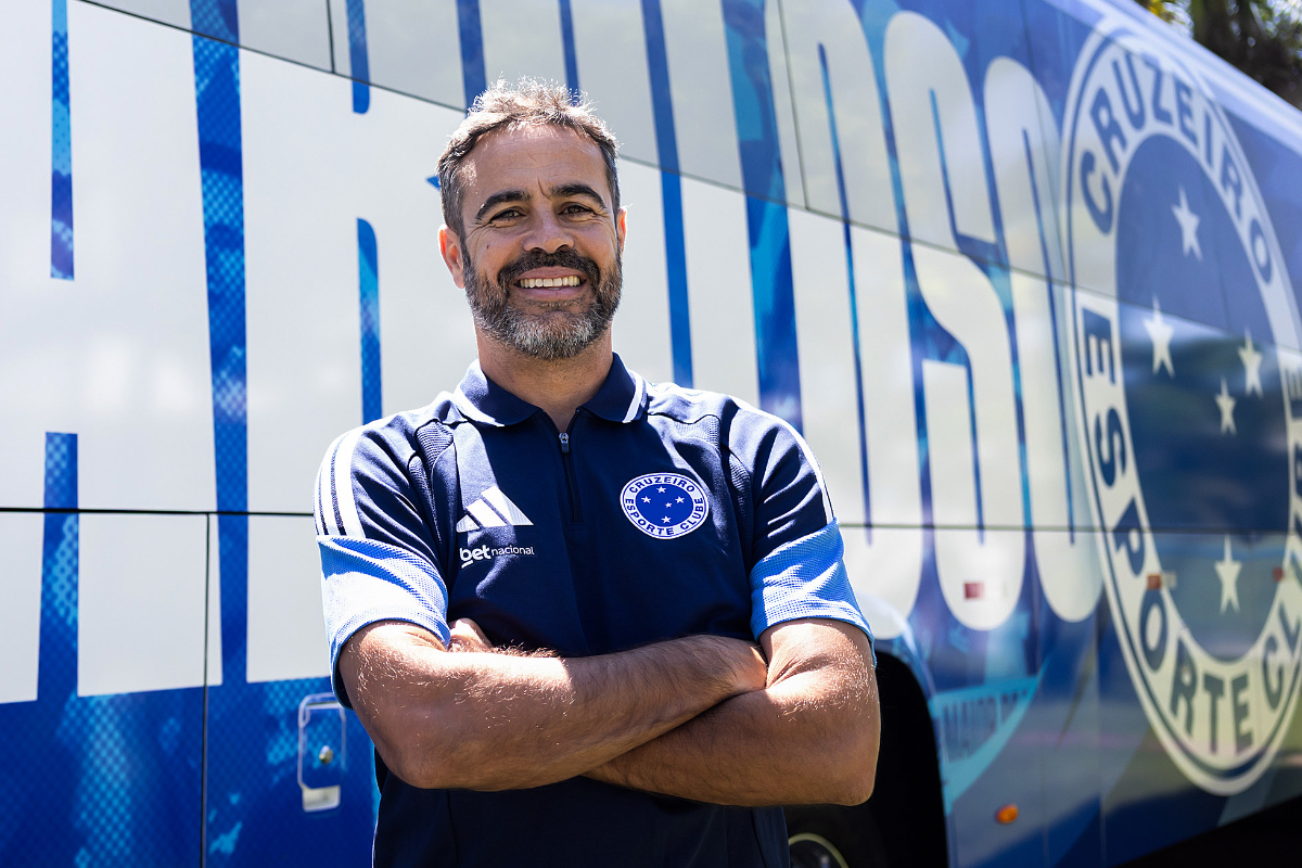 Cruzeiro intensifica busca por reforços para brigar forte na temporada 2026