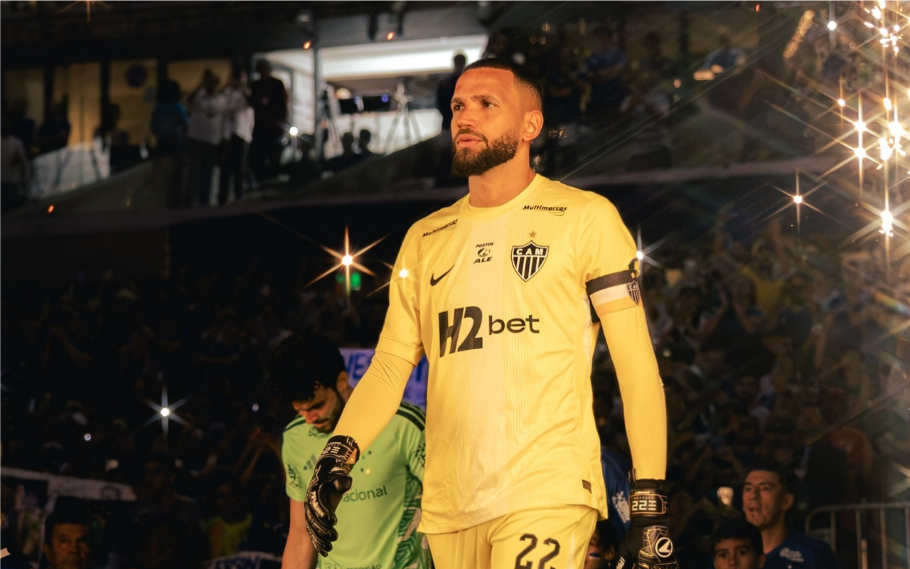 Eduardo Domínguez revela dúvida sobre Everson para duelo decisivo contra Cruzeiro