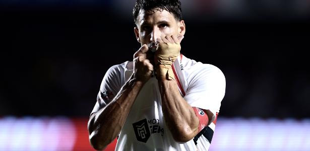 Jonathan Calleri renova com São Paulo após longa negociação e troca no comando do futebol
