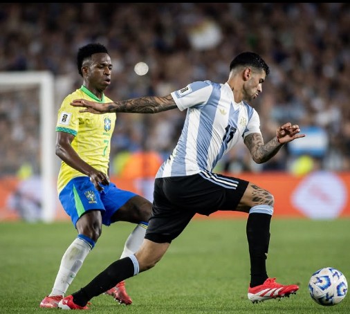 Arsenal acelera negociações por Cristian Romero e enfrenta concorrência na Europa