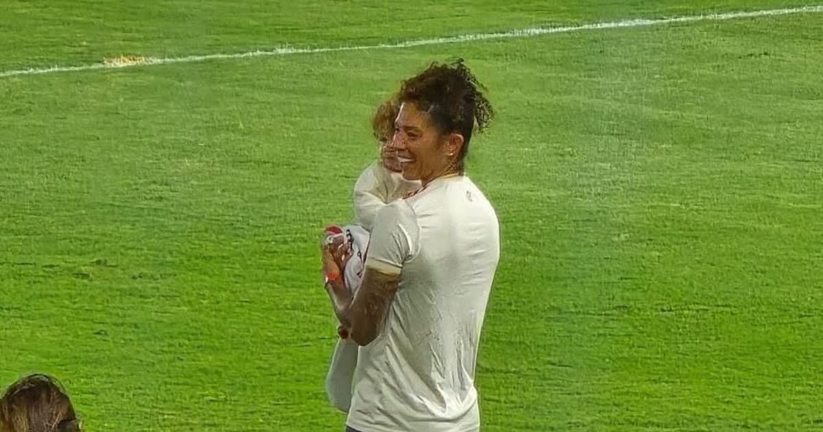 Cristiane marca presença e mostra apoio ao Flamengo contra Corinthians no Brasileirão Feminino