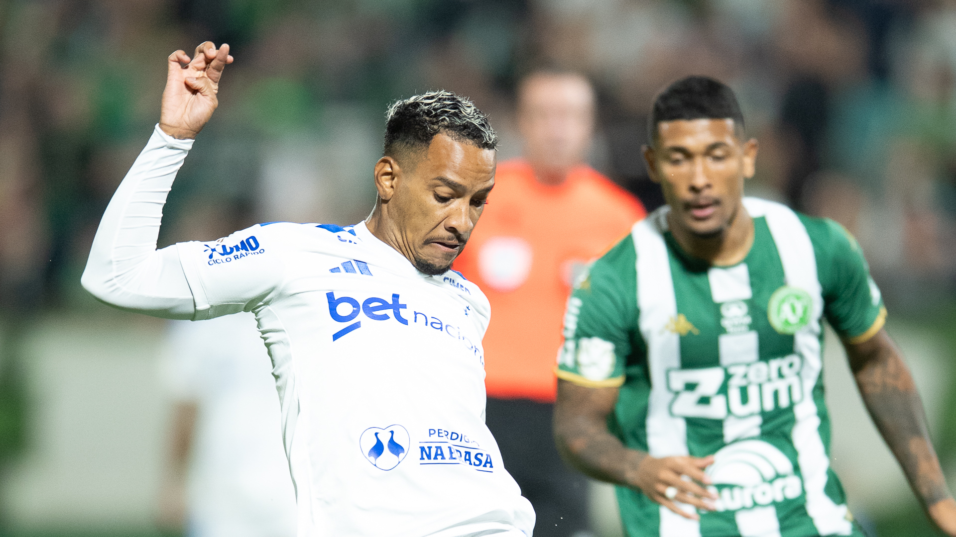 Copa do Brasil: Chapecoense surpreende Cruzeiro e abre vantagem nas oitavas