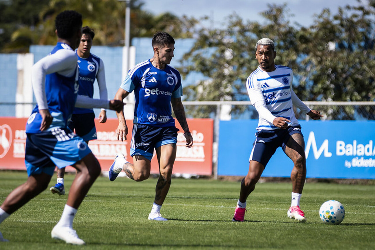 Cruzeiro busca vitória no Mineirão para consolidar vaga no G5 do Brasileirão