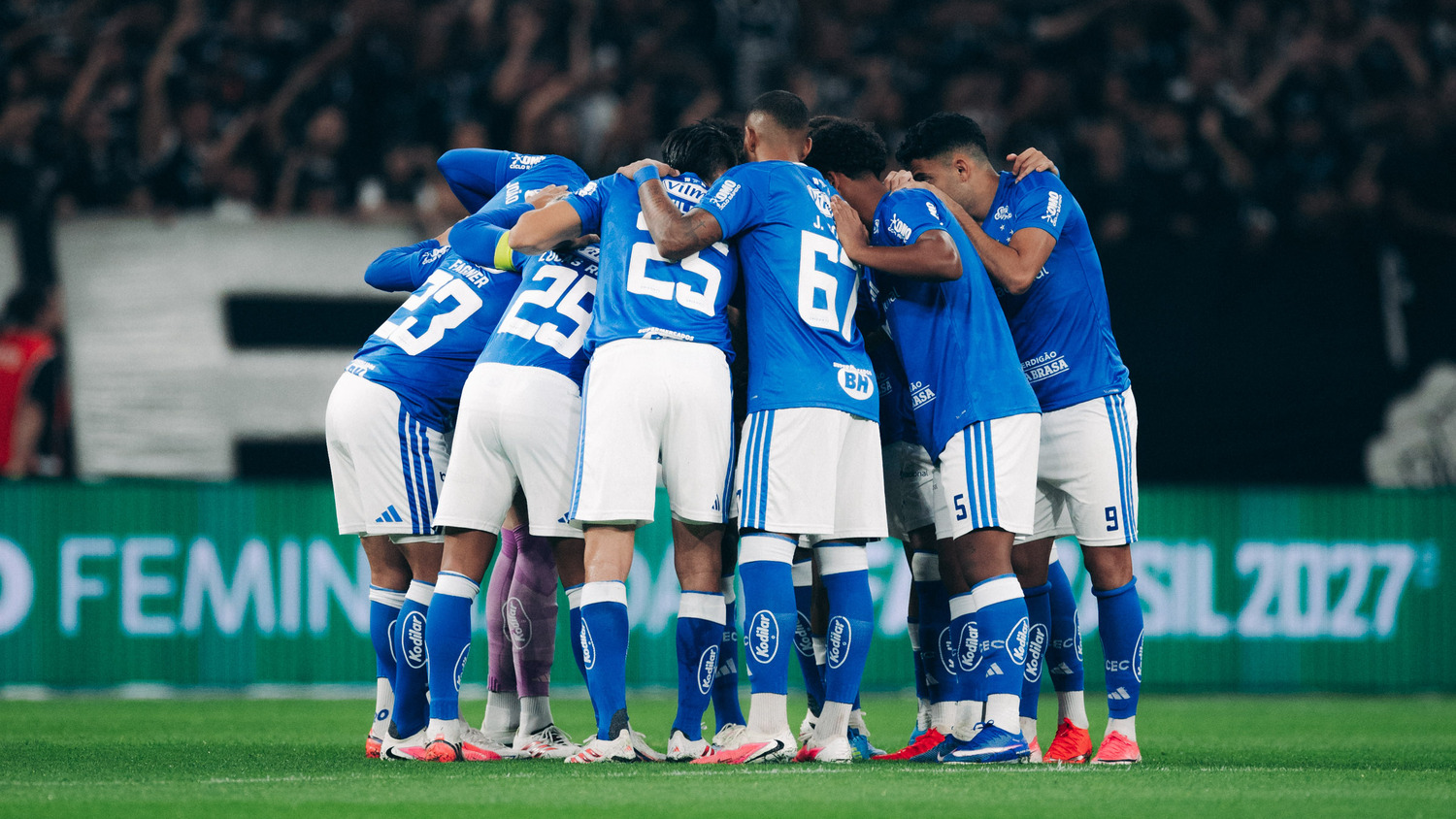 Cruzeiro mira vaga no G4 do Brasileirão em duelo decisivo contra o Botafogo