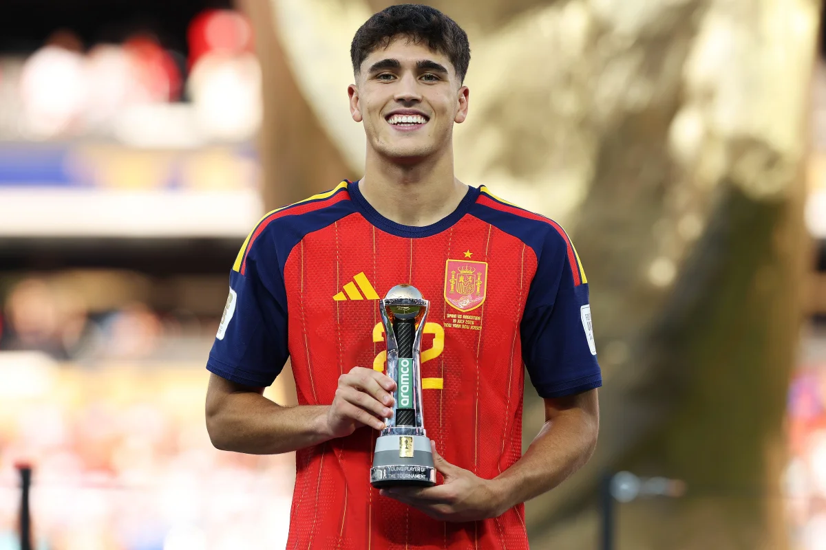 Pau Cubarsí assume liderança no Golden Boy e desponta como favorito em 2026