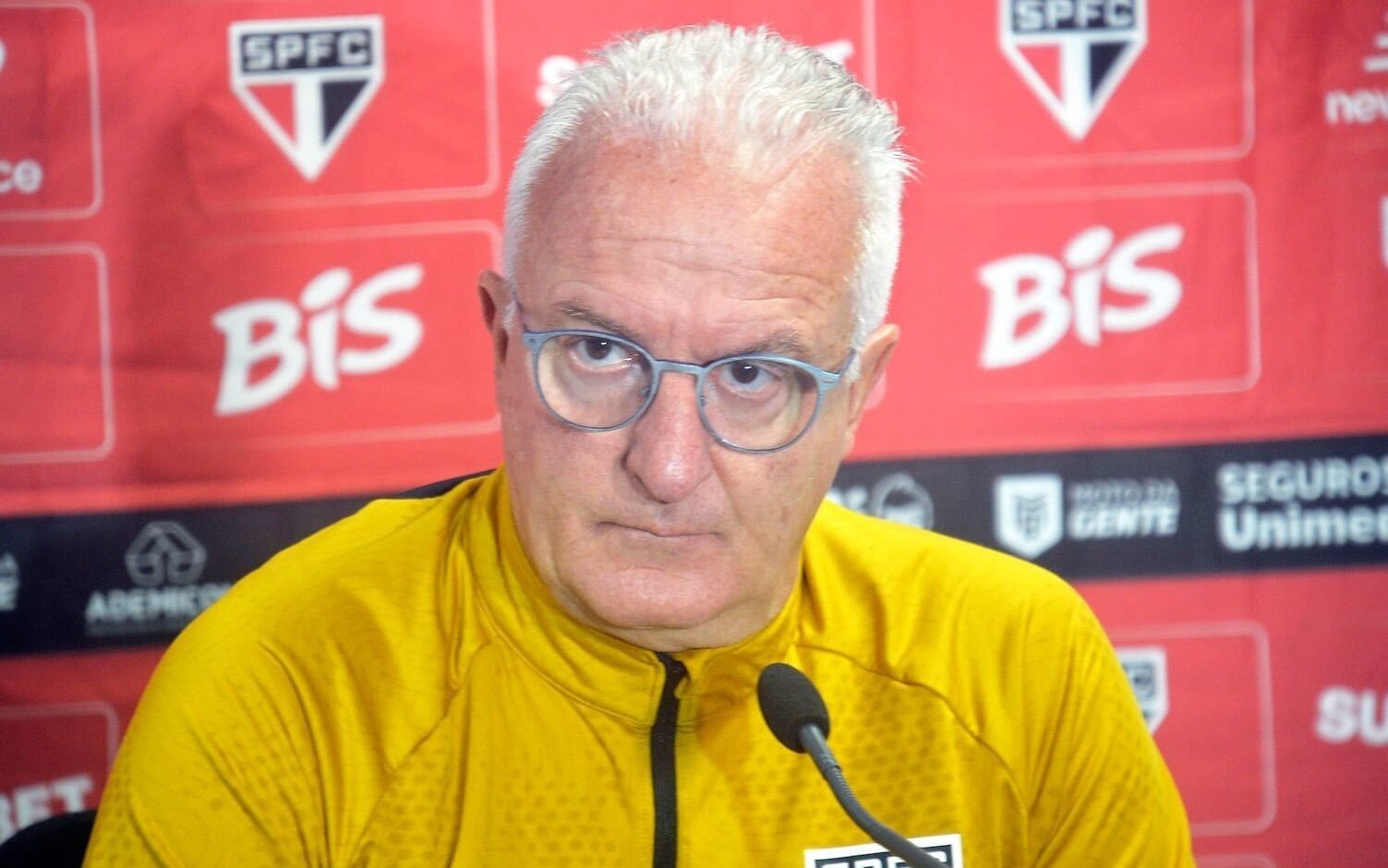 Dorival Júnior admite falhas defensivas após derrota do São Paulo para o Grêmio
