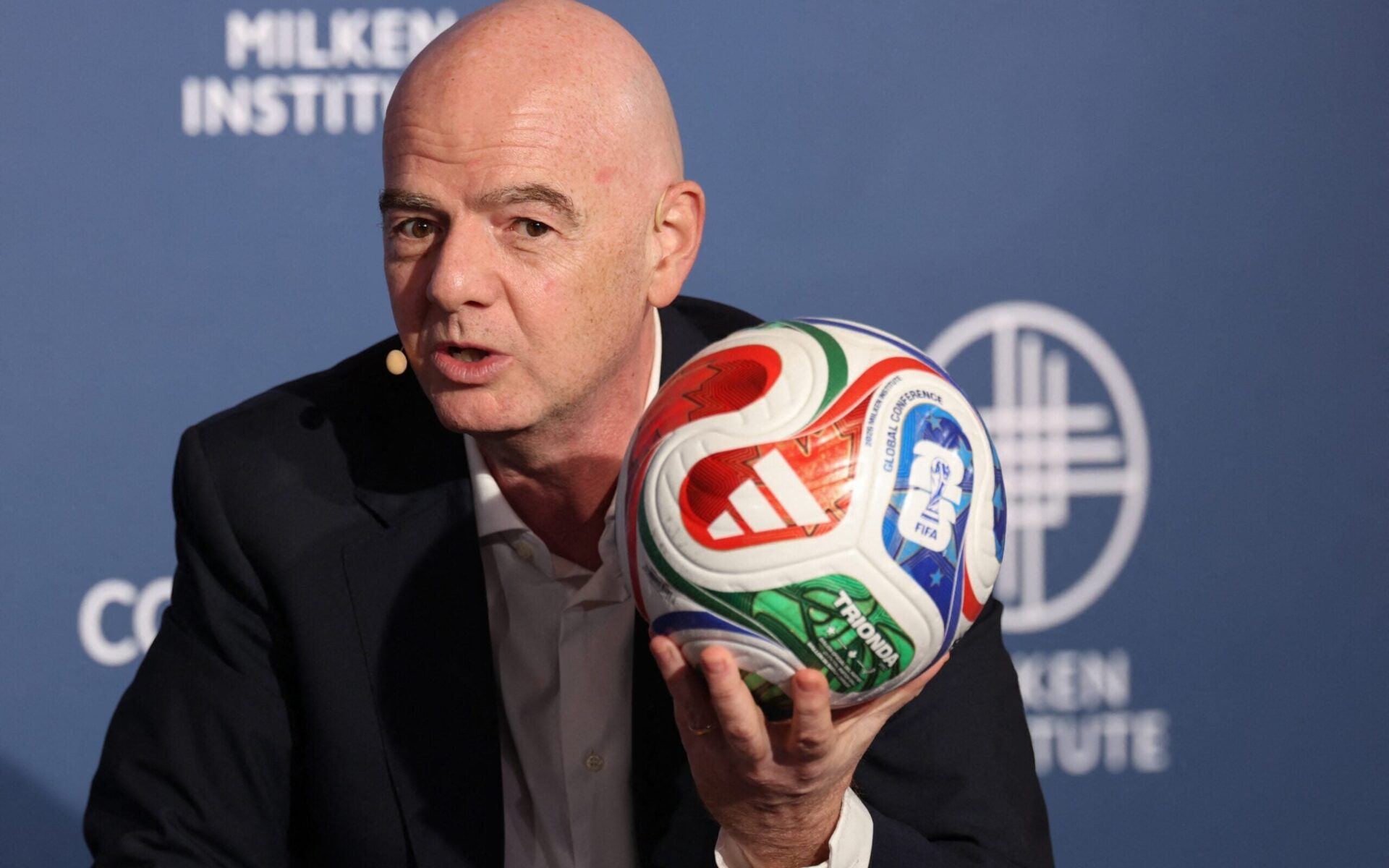 Fifa desiste de entregar gestão comercial da Copa do Mundo para iniciativa privada