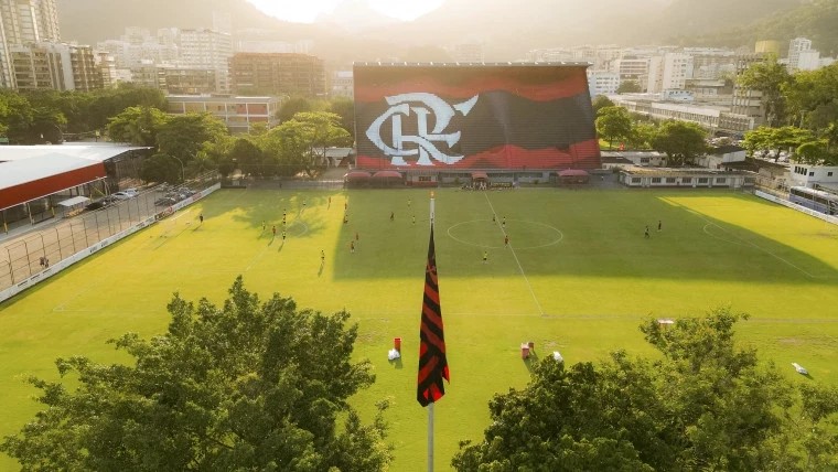 Os maiores ídolos do futebol brasileiro: uma análise que vai além das opiniões