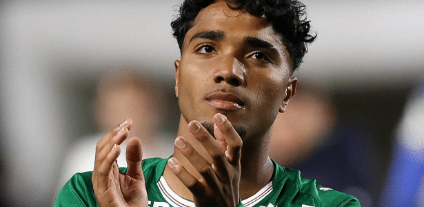 Palmeiras mira vendas da base para reforçar finanças sem perder força no elenco