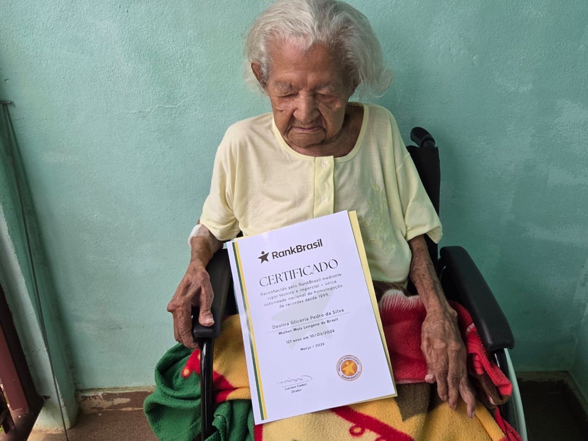 Deolira Glicéria, a centenária que conquistou o coração do futebol brasileiro