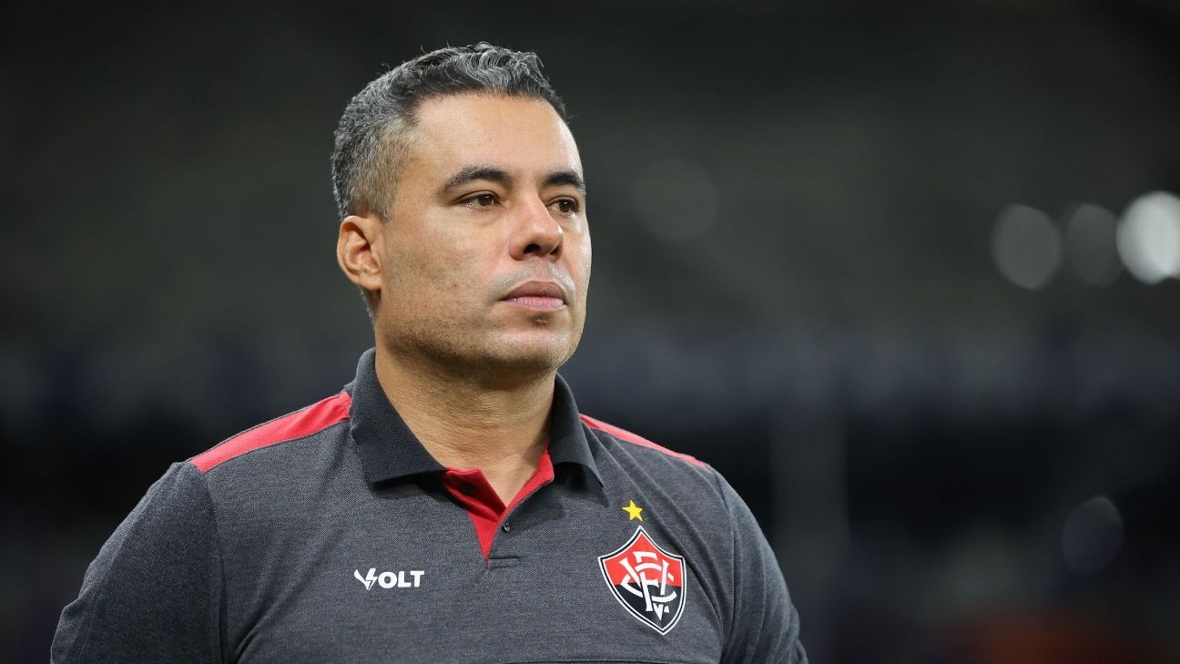 Vitória brilha e vira contra o Athletico-PR para avançar às quartas da Copa do Brasil