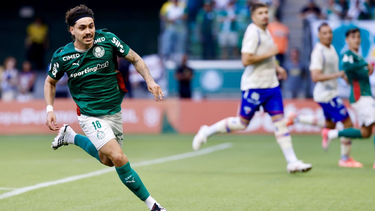 Maurício fala sobre polêmicas e comemora vaga do Palmeiras nas oitavas da Copa do Brasil