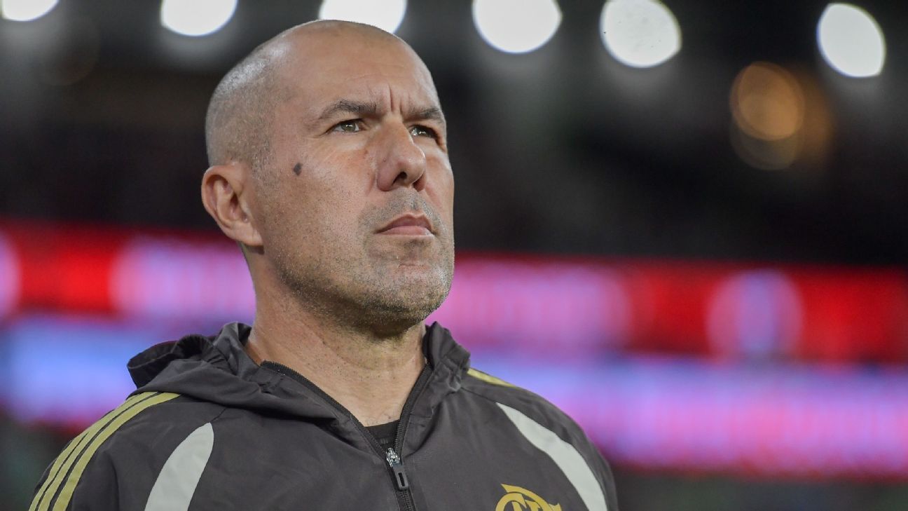 Flamengo rejeita oferta milionária do Parma pelo zagueiro João Victor