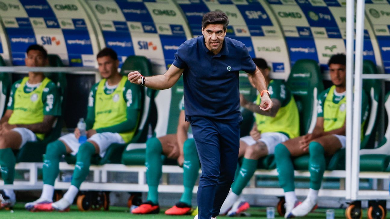 Palmeiras atropela Vasco com goleada de 4 a 1 e Abel Ferreira critica calendário