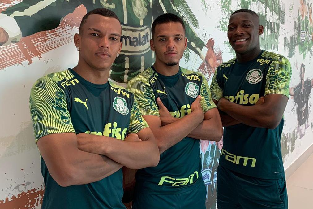 Craque de 26 anos reforça time tradicional na reta final da Série B 2026