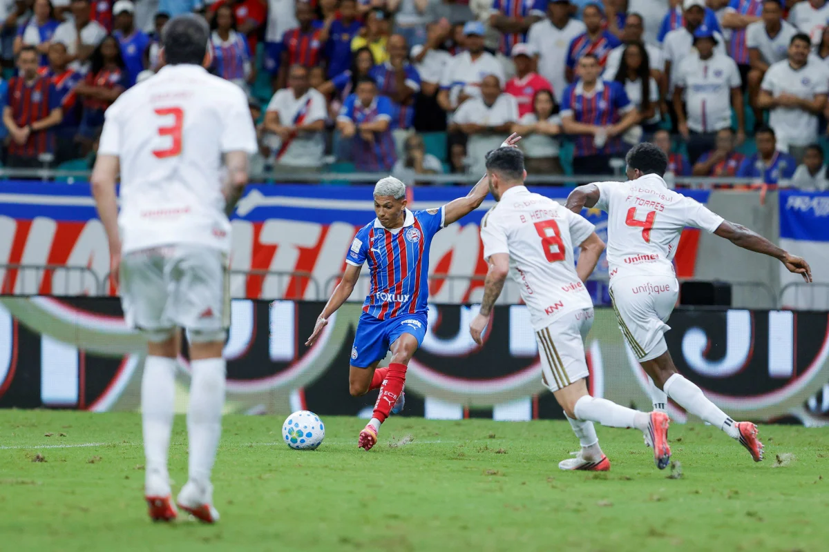 Bahia surpreende e vira para cima do Internacional na Fonte Nova