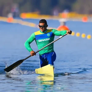 Isaquias Queiroz brilha novamente e conquista o pentacampeonato mundial no C1 500m